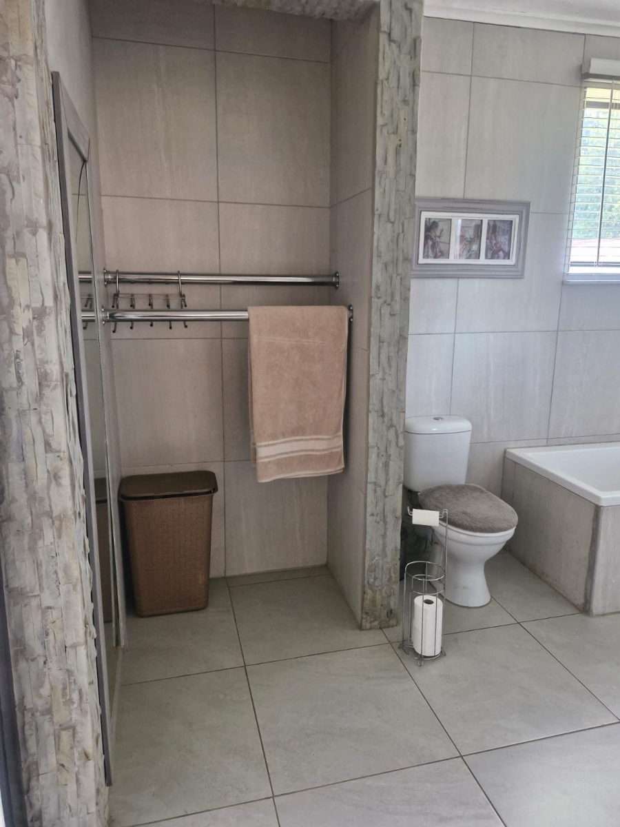 To Let 3 Bedroom Property for Rent in Flamwood North West